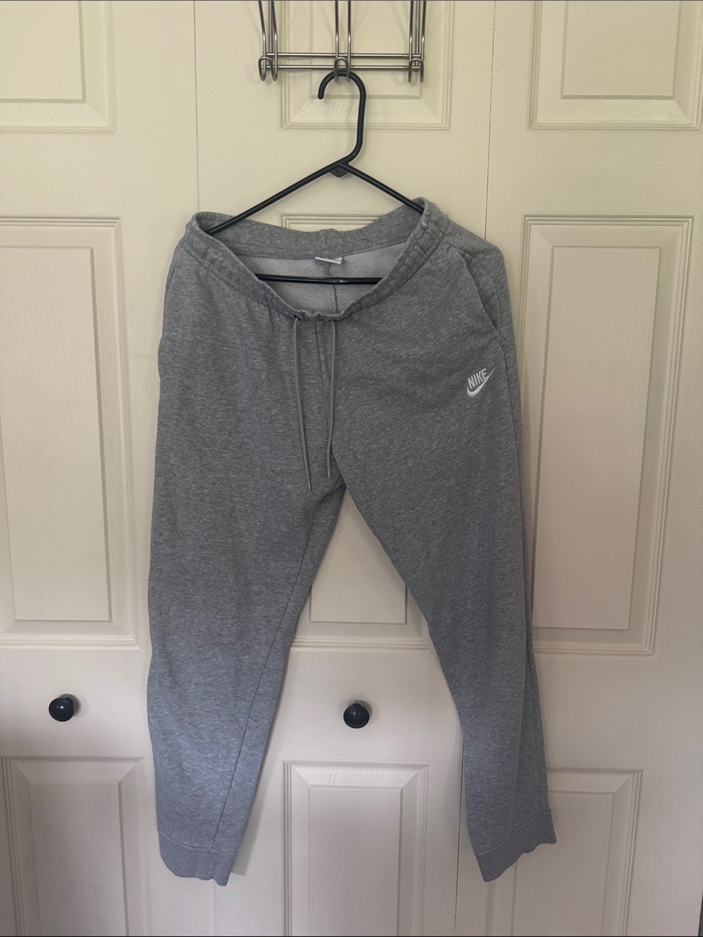Nike women’s medium sweatpants gray